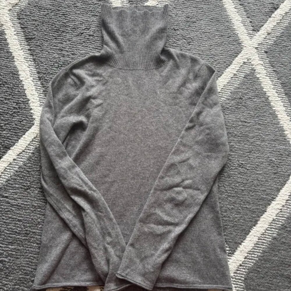 Saks Fifth Avenue Grey Cashmere Turtleneck